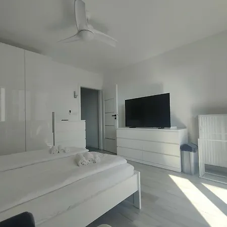 홈스테이 3-bedroom With 2 Free Parking Spots - Tauron Arena *