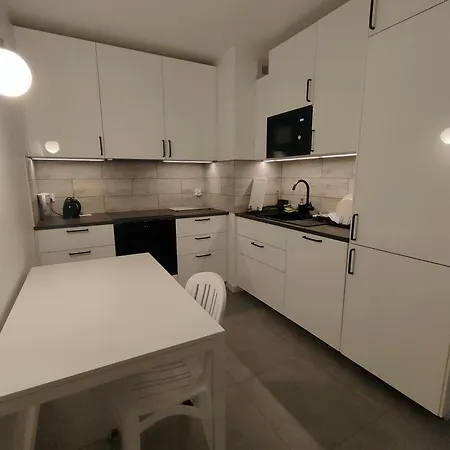 Ubytování v soukromí 3-bedroom With 2 Free Parking Spots - Tauron Arena Krakov