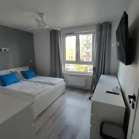 3-bedroom With 2 Free Parking Spots - Tauron Arena *