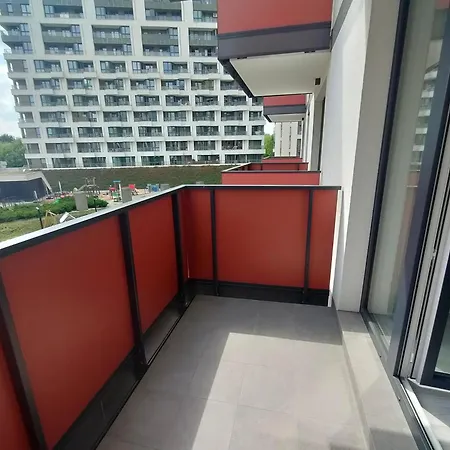 3-bedroom With 2 Free Parking Spots - Tauron Arena *