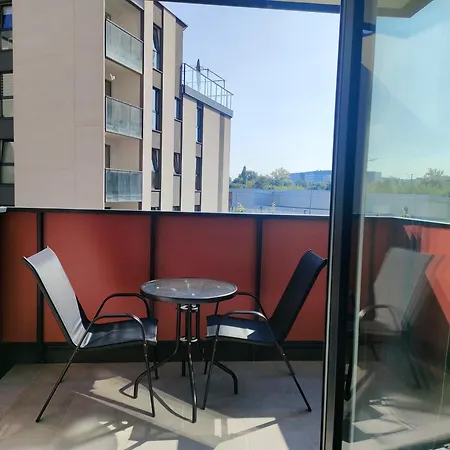 3-bedroom With 2 Free Parking Spots - Tauron Arena Ubytování v soukromí