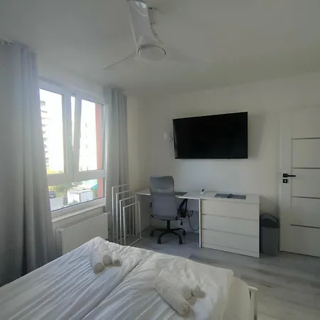 Ubytování v soukromí 3-bedroom With 2 Free Parking Spots - Tauron Arena Krakov