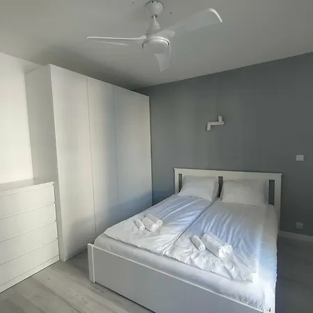 3-bedroom With 2 Free Parking Spots - Tauron Arena Krakov