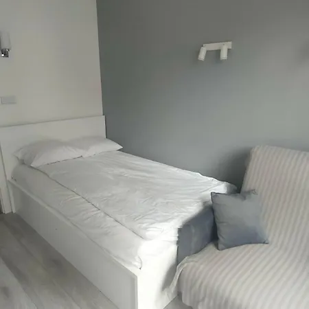 3-bedroom With 2 Free Parking Spots - Tauron Arena *