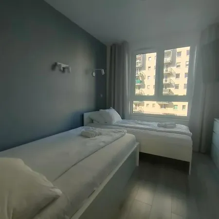 3-bedroom With 2 Free Parking Spots - Tauron Arena Krakov