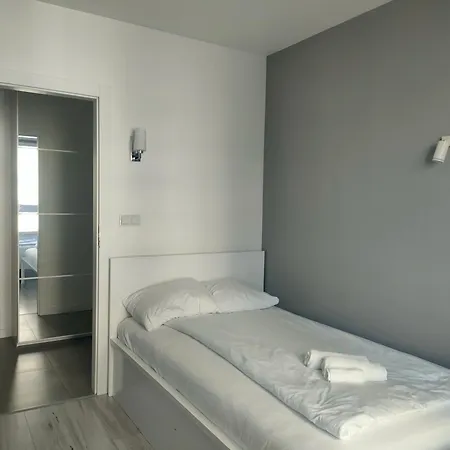 3-bedroom With 2 Free Parking Spots - Tauron Arena Ubytování v soukromí *