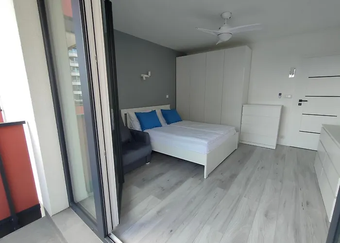 3-bedroom With 2 Free Parking Spots - Tauron Arena *