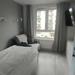 3-bedroom With 2 Free Parking Spots - Tauron Arena Δωμάτια σε οικογενειακή κατοικία Krasków